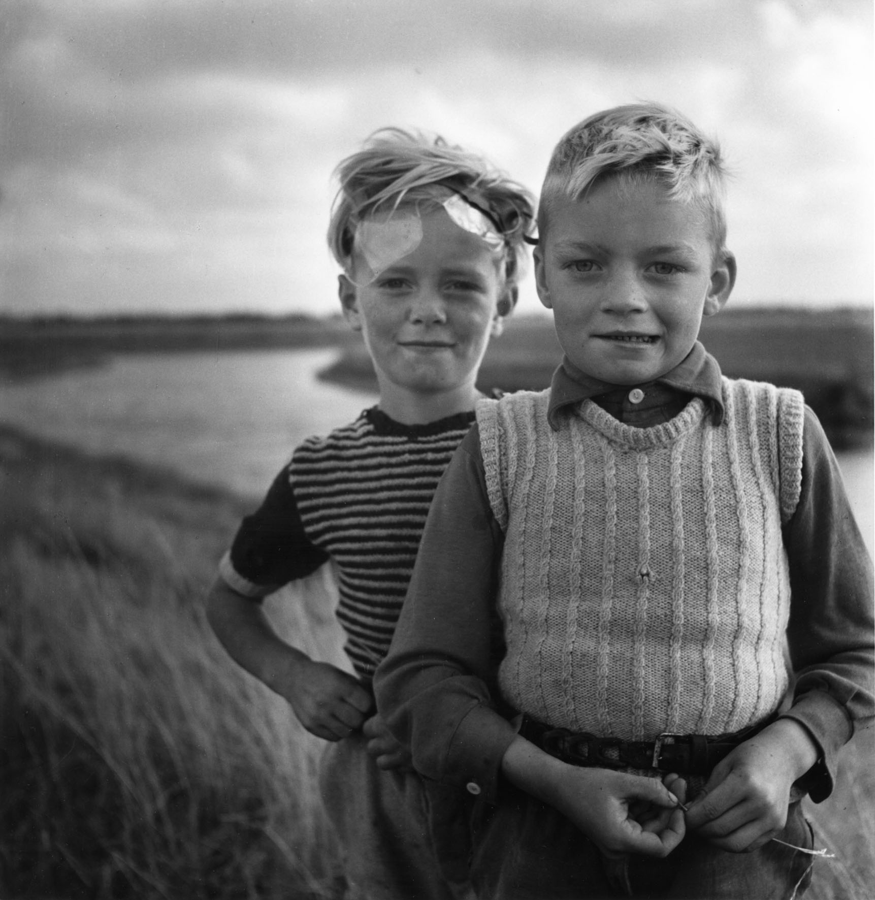 Их было двое мальчик. Emmy Andriesse (1914–1953). Салли Манн. Два мальчика. Дружба мальчиков.